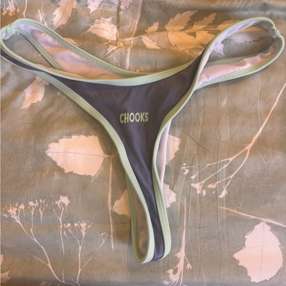 Bikini - Picture 3 of 4